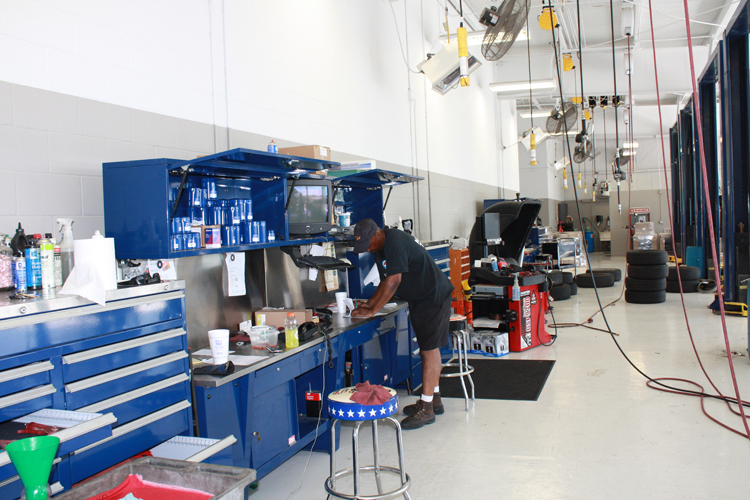 Architect for Car Service Shop